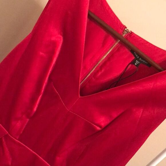 NWT - Paris Sunday Beautiful True Red Dress - MED - Picture 3 of 7